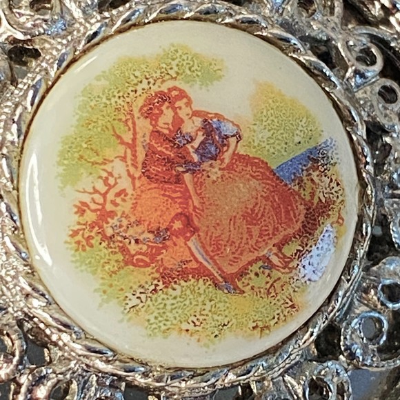 Silver Tone Pendant Locket Necklace Courting Couple Fragonard Style - Picture 4 of 7